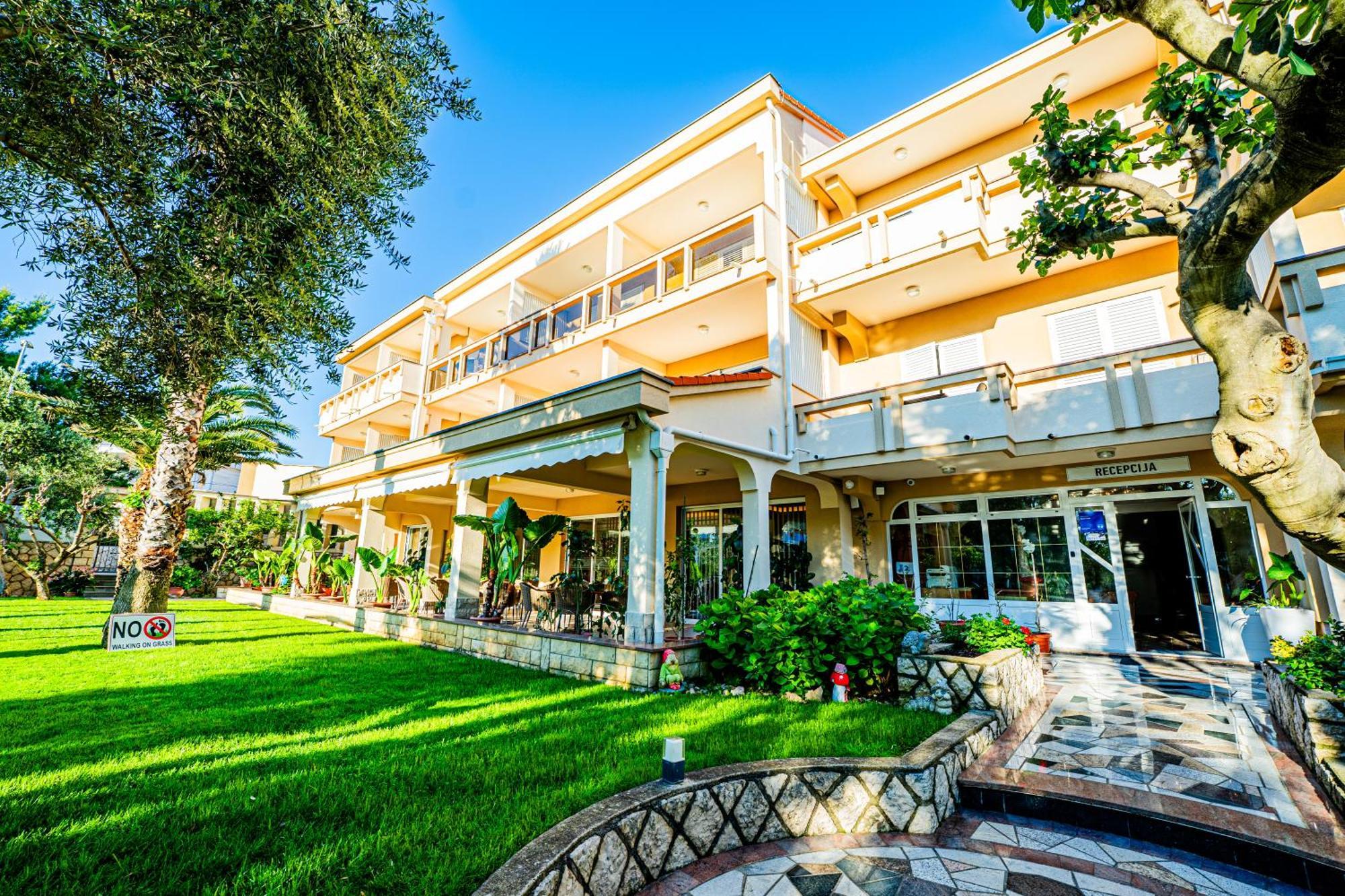 Resort Trcol Novalja Ngoại thất bức ảnh